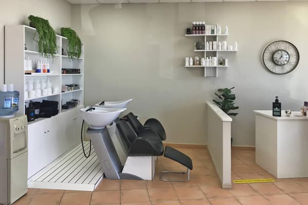 Conoce nuestro centro de peluquería y estética